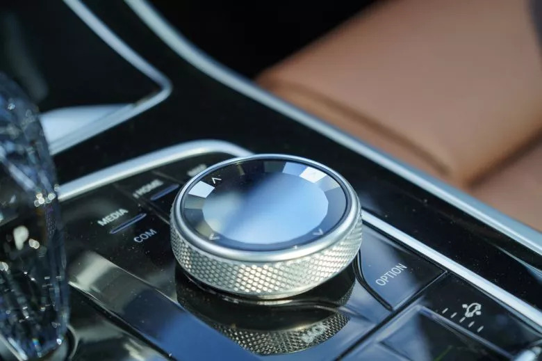 Essai BMW X5 45e, le SUV désormais proposé en hybride rechargeable en Tunisie chez Ben Jemâa Motors