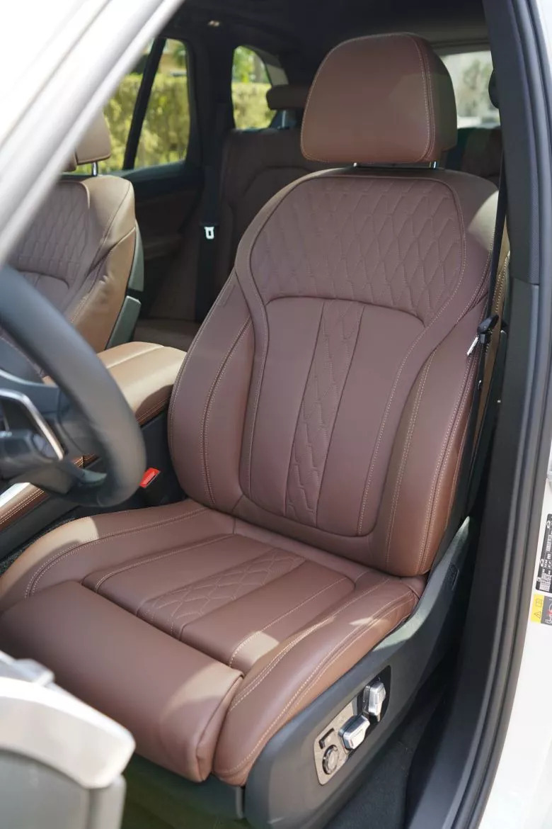 Essai BMW X5 45e, le SUV désormais proposé en hybride rechargeable en Tunisie chez Ben Jemâa Motors