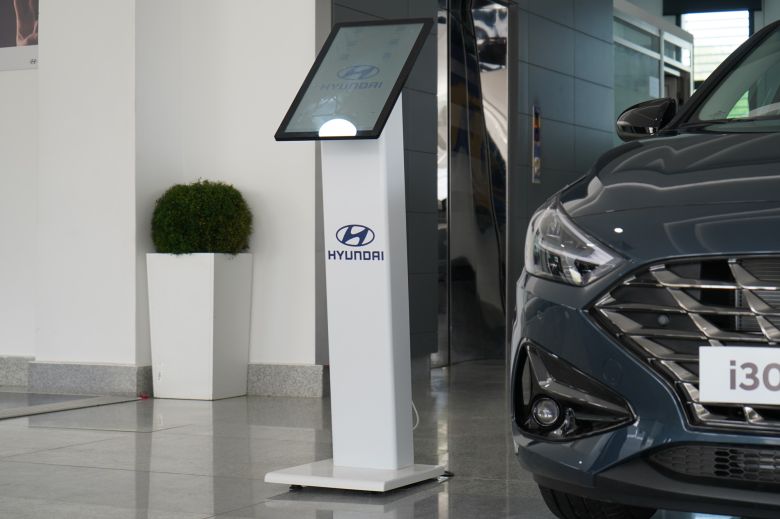 Alpha Hyundai Motor innove avec des bornes digitales pour une expérience client optimale