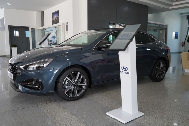 Alpha Hyundai Motor innove avec des bornes digitales pour une expérience client optimale
