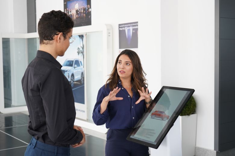 Alpha Hyundai Motor innove avec des bornes digitales pour une expérience client optimale