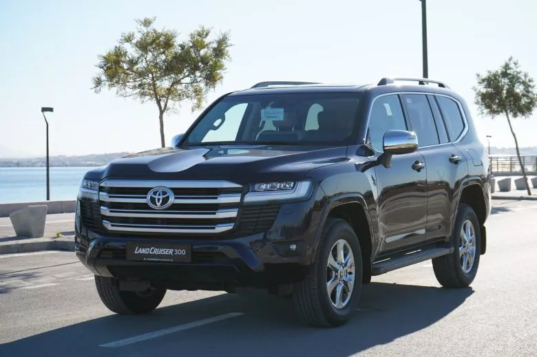Toyota Land Cruiser 300 3.3 L V6 Bi-Turbo Diesel 4WD VX