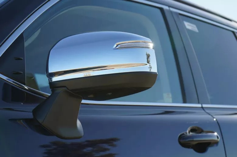 Toyota Land Cruiser 300 3.3 L V6 Bi-Turbo Diesel 4WD VX