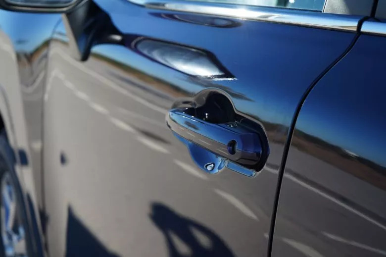 Toyota Land Cruiser 300 3.3 L V6 Bi-Turbo Diesel 4WD VX