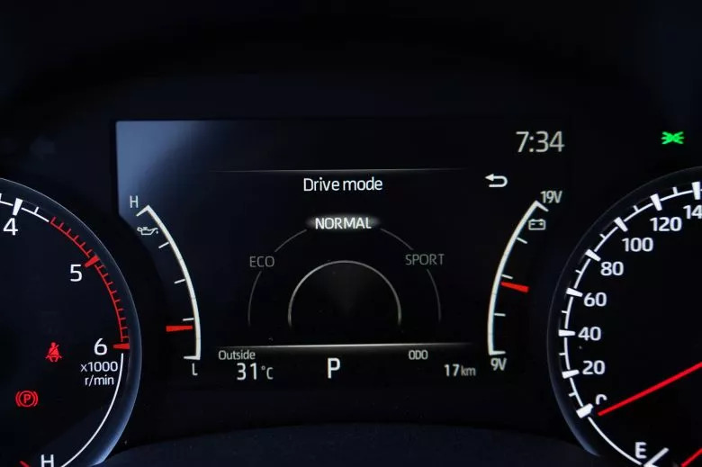 Toyota Land Cruiser 300 3.3 L V6 Bi-Turbo Diesel 4WD VX