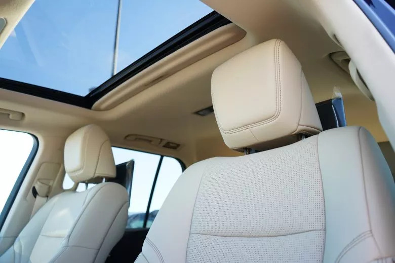 Toyota Land Cruiser 300 3.3 L V6 Bi-Turbo Diesel 4WD VX