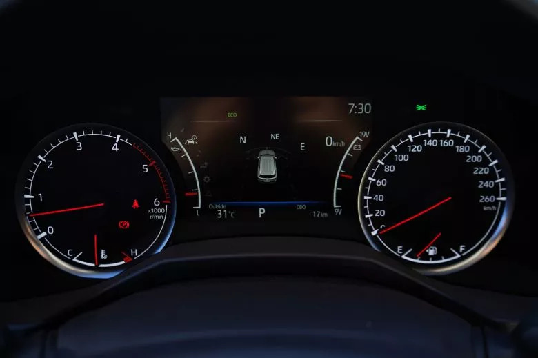 Toyota Land Cruiser 300 3.3 L V6 Bi-Turbo Diesel 4WD VX