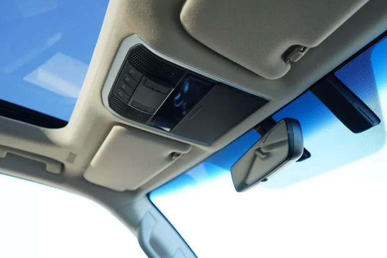 Toyota Land Cruiser 300 3.3 L V6 Bi-Turbo Diesel 4WD VX