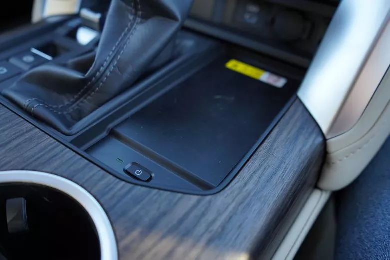 Toyota Land Cruiser 300 3.3 L V6 Bi-Turbo Diesel 4WD VX