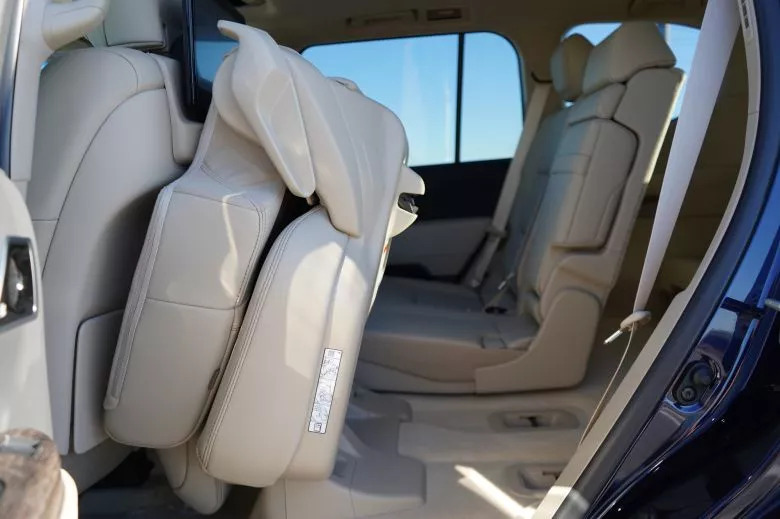 Toyota Land Cruiser 300 3.3 L V6 Bi-Turbo Diesel 4WD VX