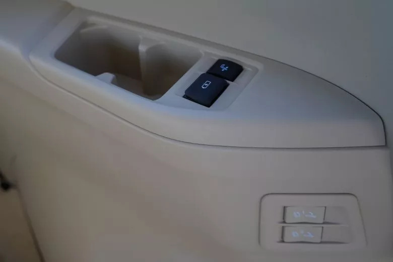 Toyota Land Cruiser 300 3.3 L V6 Bi-Turbo Diesel 4WD VX