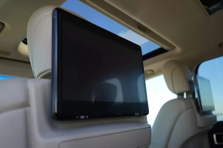 Toyota Land Cruiser 300 3.3 L V6 Bi-Turbo Diesel 4WD VX