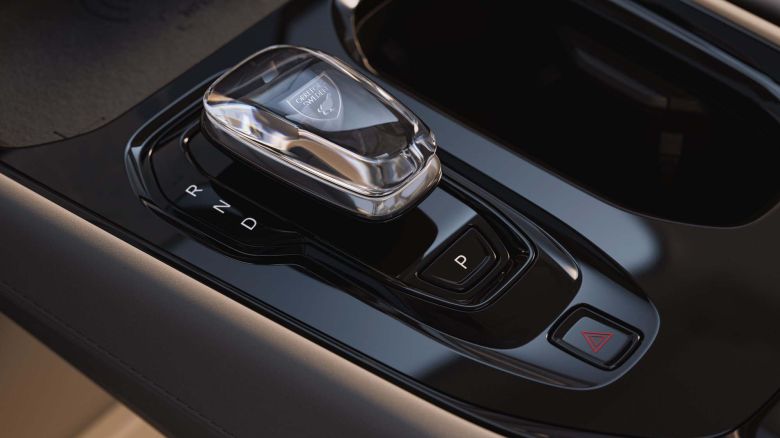 Volvo EM90