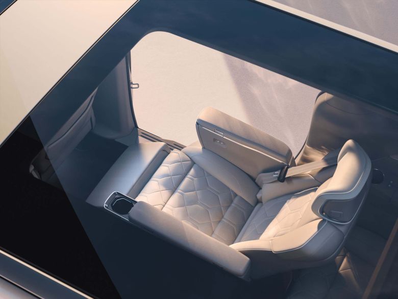 Volvo EM90
