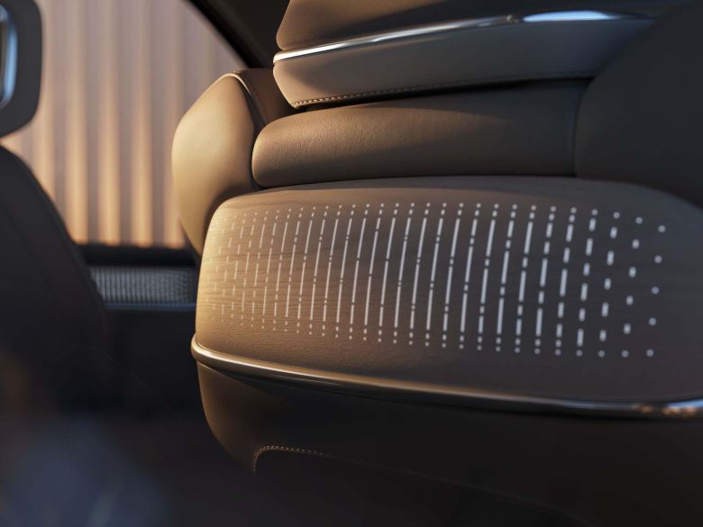 Volvo EM90