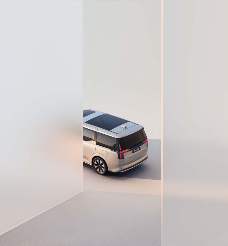 Volvo EM90