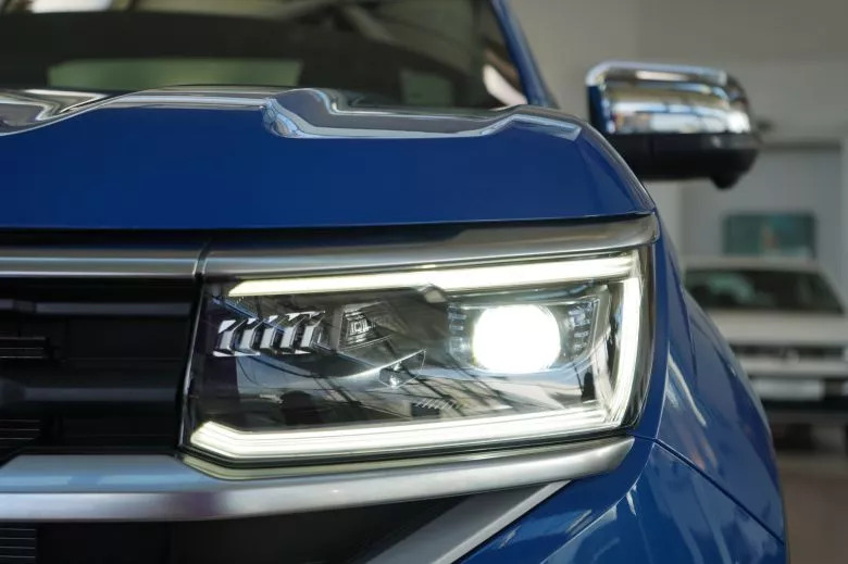 Volkswagen Amarok 2.0 L TDI 4x4 BVA Aventura Double Cabine