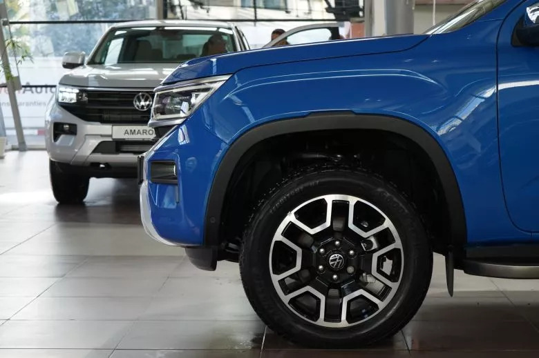 Volkswagen Amarok 2.0 L TDI 4x4 BVA Aventura Double Cabine