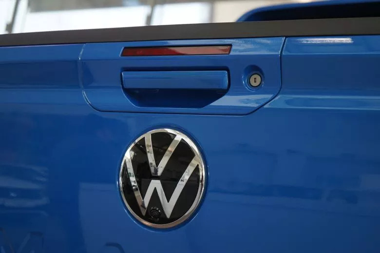 Volkswagen Amarok 2.0 L TDI 4x4 BVA Aventura Double Cabine