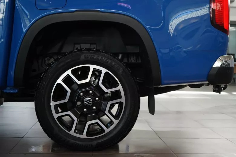 Volkswagen Amarok 2.0 L TDI 4x4 BVA Aventura Double Cabine