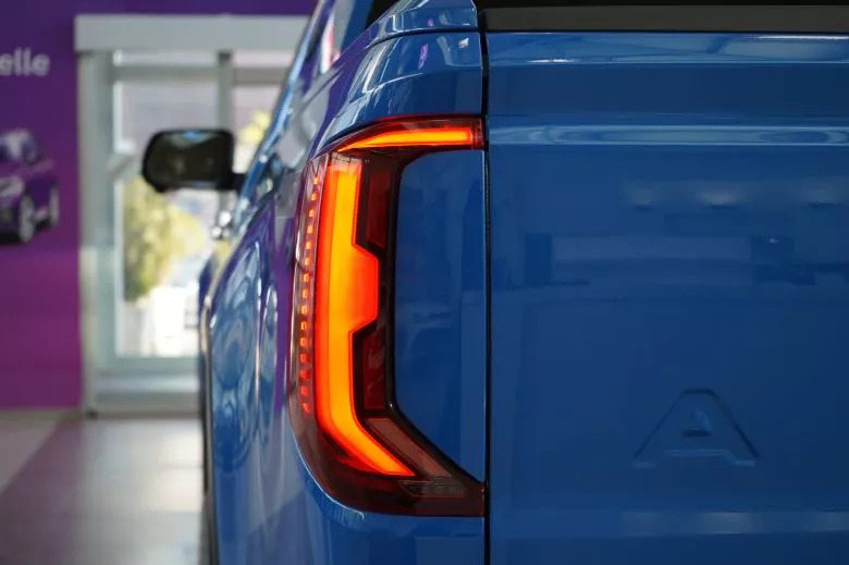 Volkswagen Amarok 2.0 L TDI 4x4 BVA Aventura Double Cabine