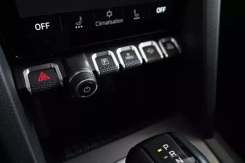 Volkswagen Amarok 2.0 L TDI 4x4 BVA Aventura Double Cabine