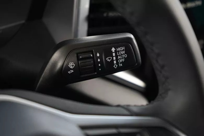 Volkswagen Amarok 2.0 L TDI 4x4 BVA Aventura Double Cabine