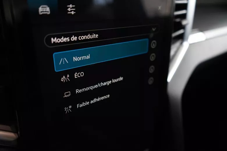 Volkswagen Amarok 2.0 L TDI 4x4 BVA Aventura Double Cabine