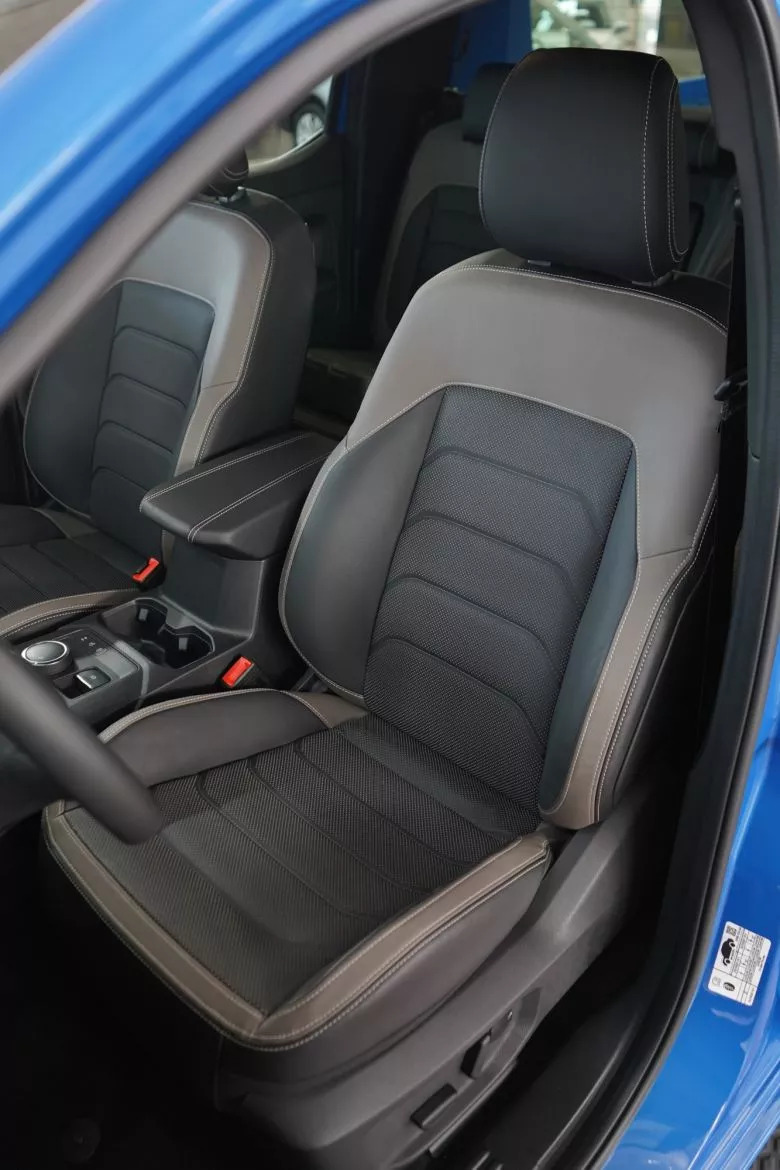 Volkswagen Amarok 2.0 L TDI 4x4 BVA Aventura Double Cabine