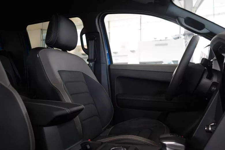 Volkswagen Amarok 2.0 L TDI 4x4 BVA Aventura Double Cabine