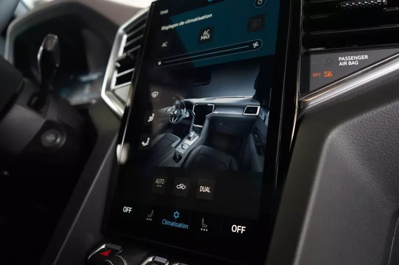 Volkswagen Amarok 2.0 L TDI 4x4 BVA Aventura Double Cabine