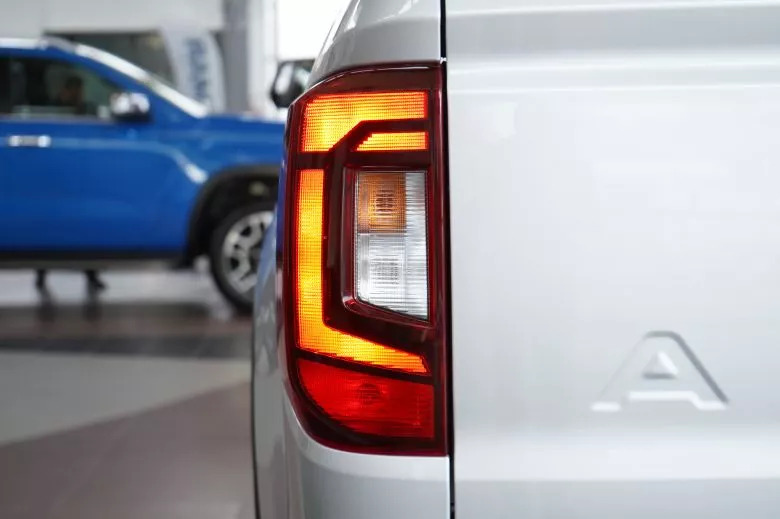 Volkswagen Amarok 2.0 L TDI 4x4 BVA Life Double Cabine