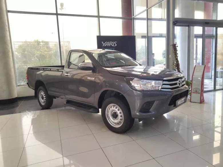 Toyota Hilux Simple Cabine 2.4 L Diesel D-4D 4x4