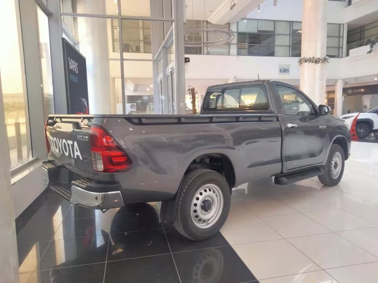 Toyota Hilux Simple Cabine 2.4 L Diesel D-4D 4x4