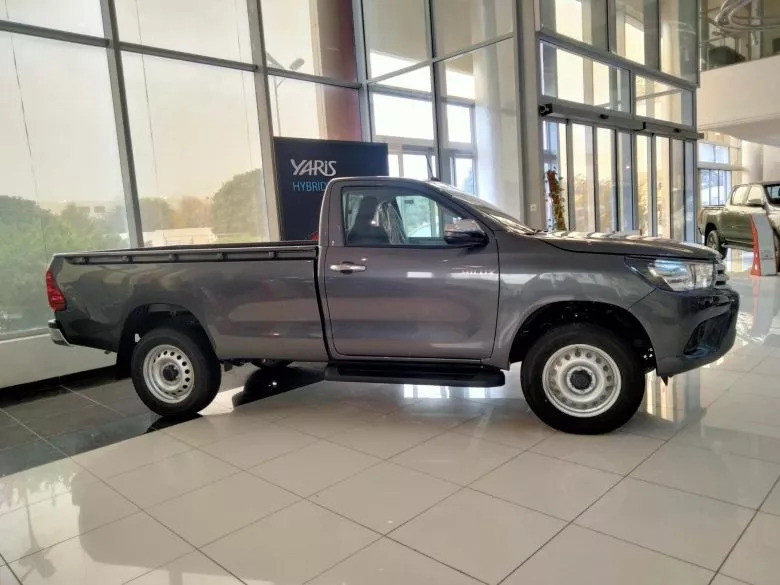 Toyota Hilux Simple Cabine 2.4 L Diesel D-4D 4x4