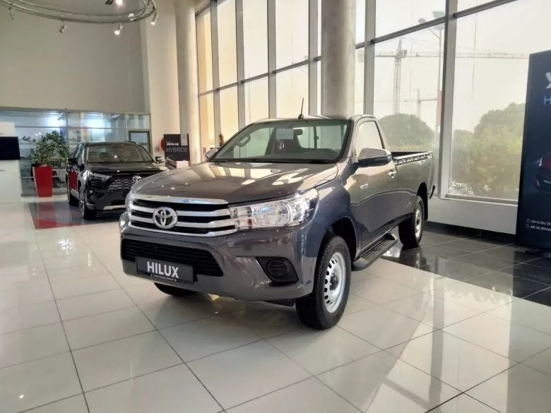 Toyota Hilux Simple Cabine 2.4 L Diesel D-4D 4x4