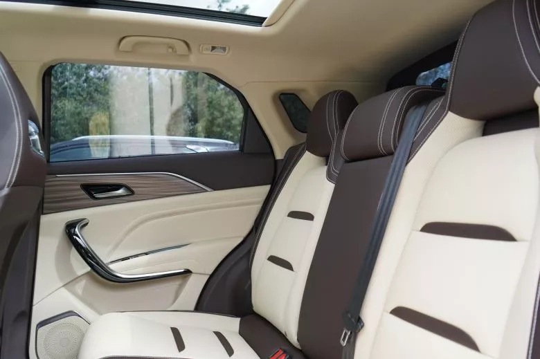 Bestune T77 Pro 1.5 l  Premium BVA