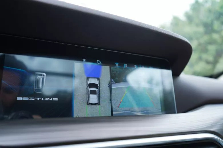 Bestune T77 Pro 1.5 l  Premium BVA