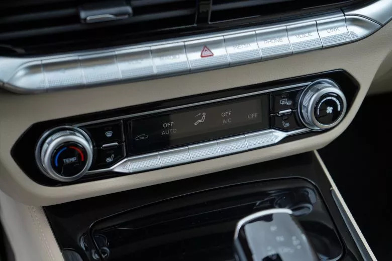 Bestune T77 Pro 1.5 l  Premium BVA