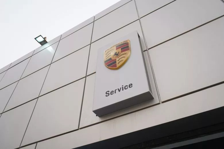 Porsche inaugure un centre de services à Sfax