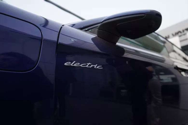 Porsche inaugure un centre de services à Sfax