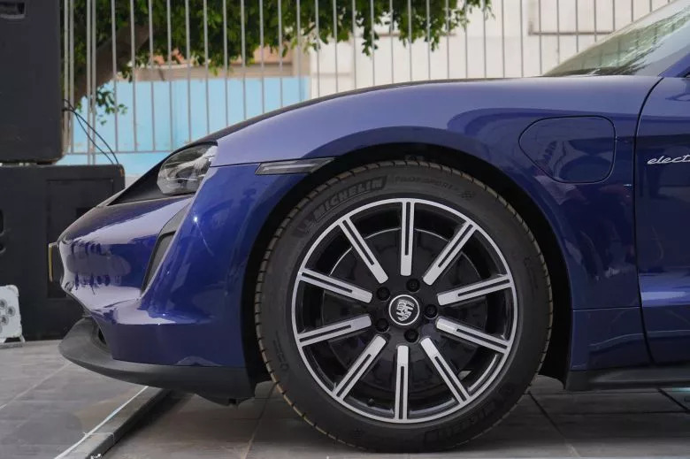 Porsche inaugure un centre de services à Sfax