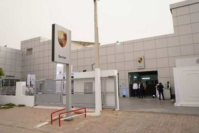 Porsche inaugure un centre de services à Sfax
