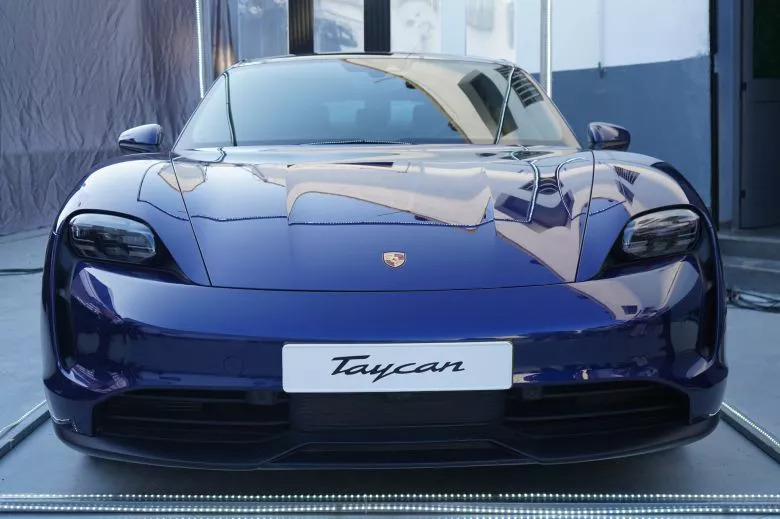 Porsche inaugure un centre de services à Sousse