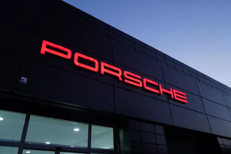 Porsche inaugure un centre de services à Sousse