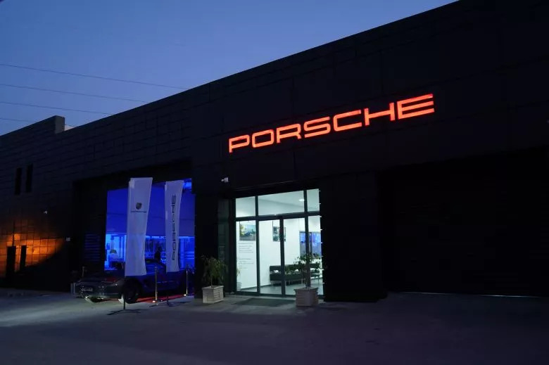 Porsche inaugure un centre de services à Sousse