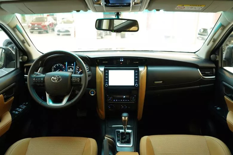 Toyota Fortuner 2.4 L D-4D   BVA