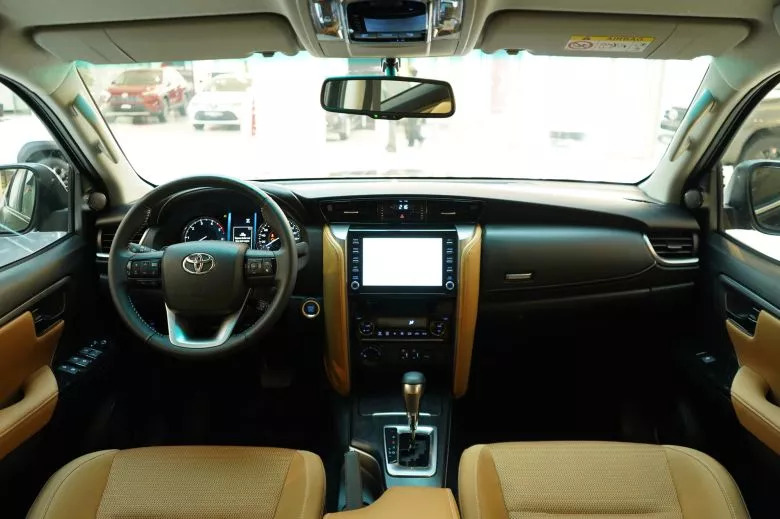 Toyota Fortuner 2.4 L D-4D   BVA