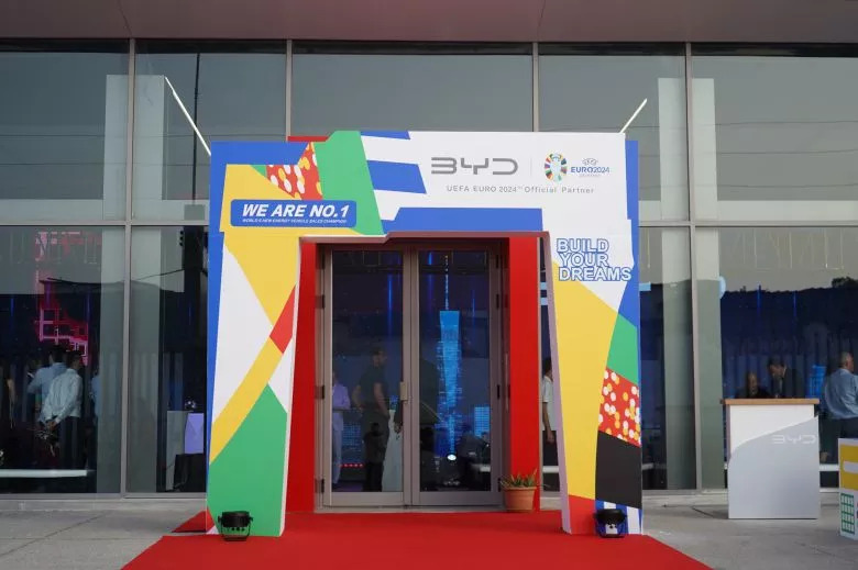 Le géant chinois lance 5 nouveaux modèles électriques et hybrides rechargeables