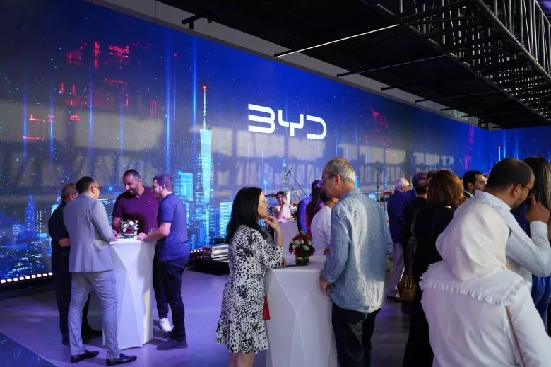 Le géant chinois lance 5 nouveaux modèles électriques et hybrides rechargeables